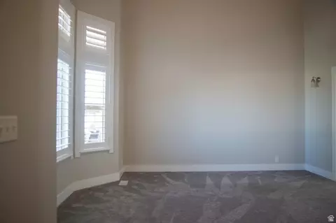 Living - 2767 S Irene Dr E, Bountiful, UT 84010 photo 2 of 8