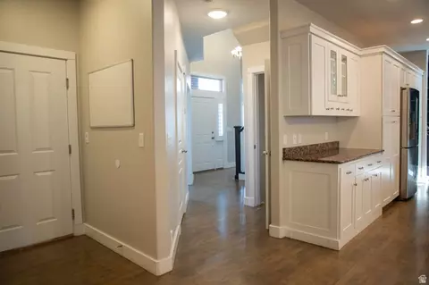 Entry Way - 2767 S Irene Dr E, Bountiful, UT 84010 photo 3 of 7