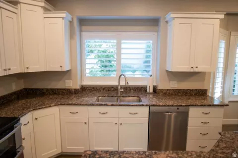 Kitchen - 2767 S Irene Dr E, Bountiful, UT 84010 photo 1 of 3