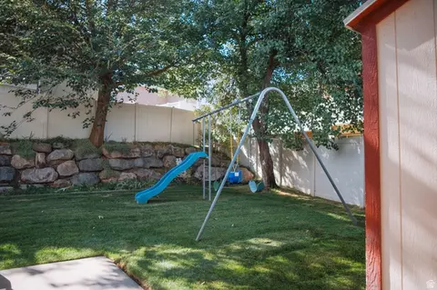 Exterior - 2767 S Irene Dr E, Bountiful, UT 84010 photo 14 of 15