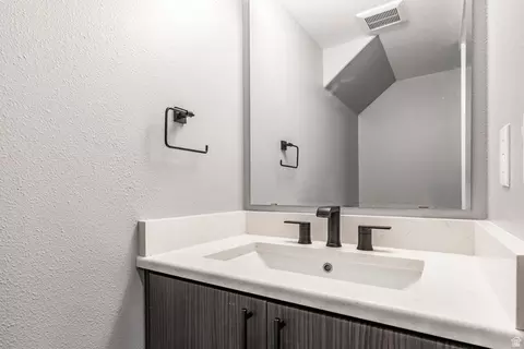Bath - 488 E 475 N, Ogden, UT 84404 photo 1 of 5
