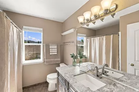 Bath - 926 E Ibis Way, Draper, UT 84020 photo 3 of 4