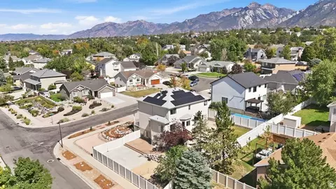 View/Area - 926 E Ibis Way, Draper, UT 84020 photo 4 of 5