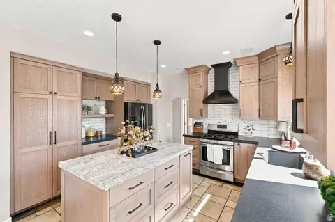 Kitchen - 926 E Ibis Way, Draper, UT 84020 photo 1 of 5