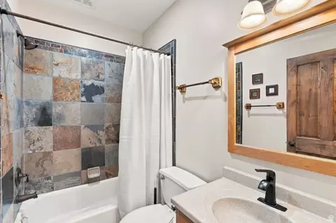 Bath - 926 E Ibis Way, Draper, UT 84020 photo 4 of 4