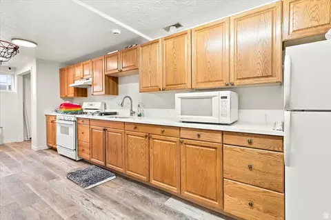 Kitchen - 17400 N 4250 E, Moroni, UT 84646 photo 3 of 3