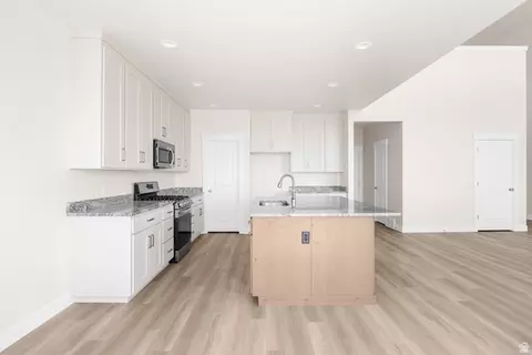 Kitchen - 3263 E 2720 S #ORC 34, Spanish Fork, UT 84660 photo 2 of 5