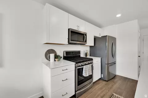 Kitchen - 1858 E Fall St, Eagle Mountain, UT 84005 photo 4 of 4