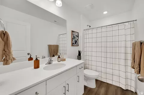 Bath - 1858 E Fall St, Eagle Mountain, UT 84005 photo 2 of 2