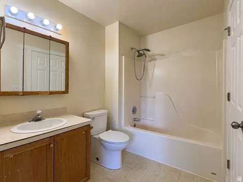 Bath - 230 W 1458 S, Logan, UT 84321 photo 2 of 2