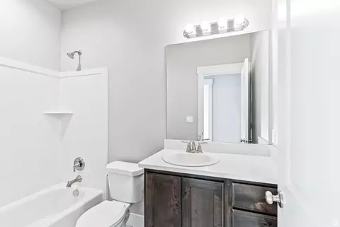 Bath - 2675 S Eagle Dr E #ORC 15, Spanish Fork, UT 84660 photo 3 of 3