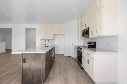 Kitchen - 3230 E 2770 S #ORC 11, Spanish Fork, UT 84660 photo 4 of 6
