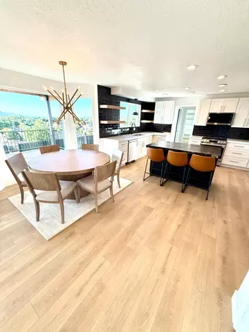 Kitchen - 10158 S High Point Ln E, Sandy, UT 84092 photo 3 of 5