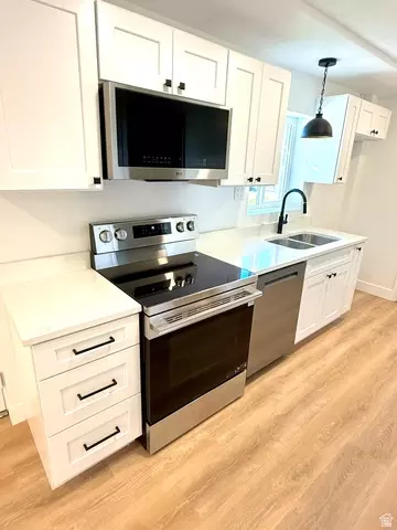 Kitchen - 10158 S High Point Ln E, Sandy, UT 84092 photo 5 of 5