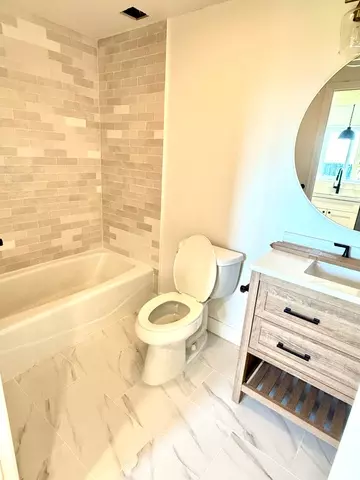 Bath - 10158 S High Point Ln E, Sandy, UT 84092 photo 6 of 6