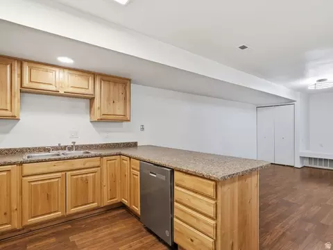 Kitchen - 1664 Willowbrook Dr #BLDG 12, Provo, UT 84604 photo 3 of 5