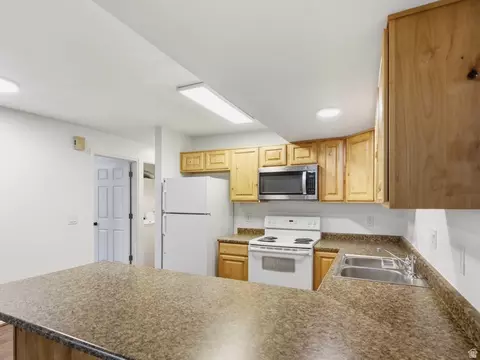 Kitchen - 1664 Willowbrook Dr #BLDG 12, Provo, UT 84604 photo 1 of 5
