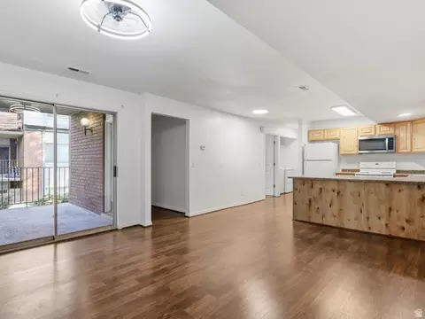 Living - 1664 Willowbrook Dr #BLDG 12, Provo, UT 84604 photo 2 of 4