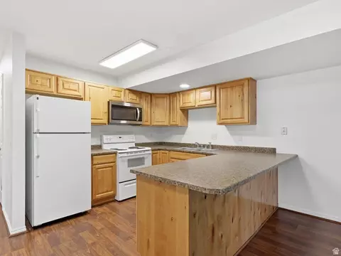 Kitchen - 1664 Willowbrook Dr #BLDG 12, Provo, UT 84604 photo 2 of 5