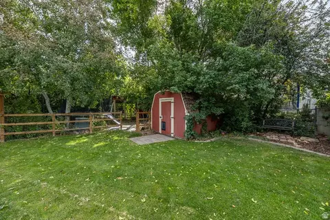 Exterior - 1987 S Claremont Dr E, Bountiful, UT 84010 photo 4 of 8
