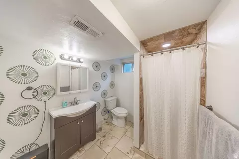 Bath - 1987 S Claremont Dr E, Bountiful, UT 84010 photo 3 of 3