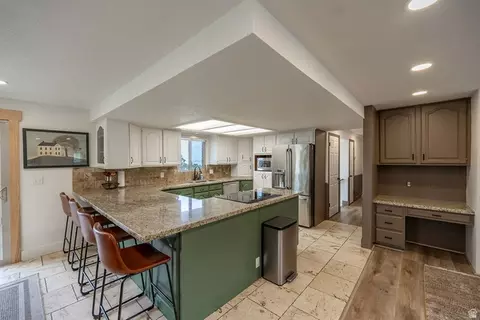 Kitchen - 1987 S Claremont Dr E, Bountiful, UT 84010 photo 2 of 2