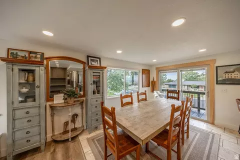 Dining - 1987 S Claremont Dr E, Bountiful, UT 84010 photo 1 of 1