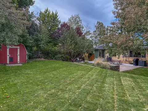 Exterior - 1987 S Claremont Dr E, Bountiful, UT 84010 photo 8 of 8
