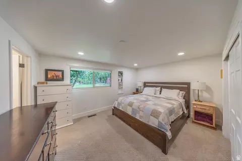 Bedroom - 1987 S Claremont Dr E, Bountiful, UT 84010 photo 1 of 5