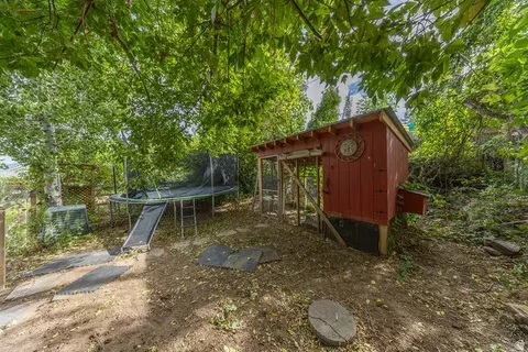 Exterior - 1987 S Claremont Dr E, Bountiful, UT 84010 photo 5 of 8