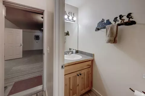 Bath - 3764 Prickly Pear Cir #5A3, Moab, UT 84532 photo 5 of 5