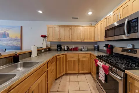Kitchen - 3764 Prickly Pear Cir #5A3, Moab, UT 84532 photo 3 of 3