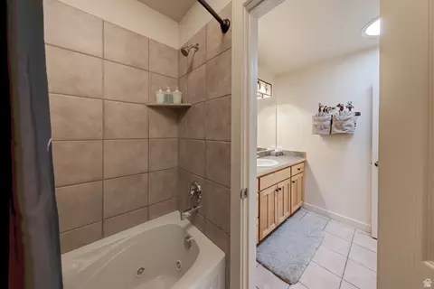 Bath - 3764 Prickly Pear Cir #5A3, Moab, UT 84532 photo 4 of 5