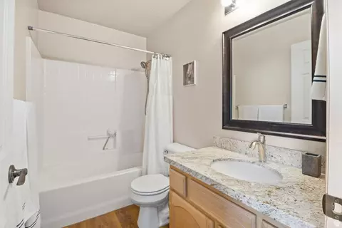 Bath - 732 E Sand Dollar Dr S, Sandy, UT 84094 photo 2 of 3