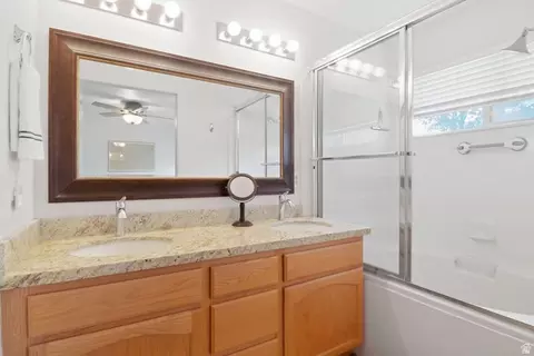 Bath - 732 E Sand Dollar Dr S, Sandy, UT 84094 photo 3 of 3