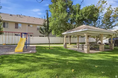 Exterior - 732 E Sand Dollar Dr S, Sandy, UT 84094 photo 3 of 3