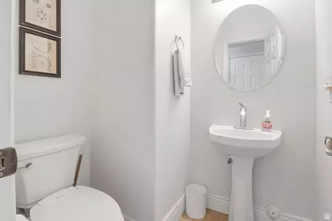 Bath - 732 E Sand Dollar Dr S, Sandy, UT 84094 photo 1 of 3
