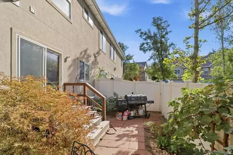 Exterior - 732 E Sand Dollar Dr S, Sandy, UT 84094 photo 2 of 3