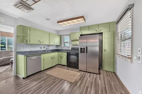 Kitchen - 271 Jackson Ave, Ogden, UT 84404 photo 1 of 2