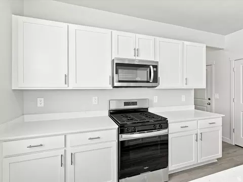 Kitchen - 952 E Cody St #6121, Eagle Mountain, UT 84005 photo 3 of 6