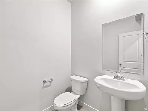 Bath - 952 E Cody St #6121, Eagle Mountain, UT 84005 photo 1 of 7