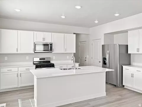 Kitchen - 952 E Cody St #6121, Eagle Mountain, UT 84005 photo 5 of 6