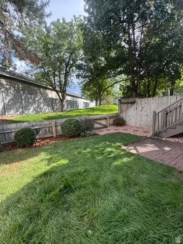 Exterior - 1190 Regent Ct, Orem, UT 84057 photo 8 of 11