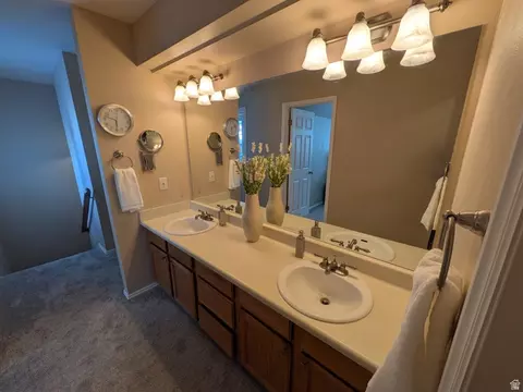 Bath - 1190 Regent Ct, Orem, UT 84057 photo 3 of 4