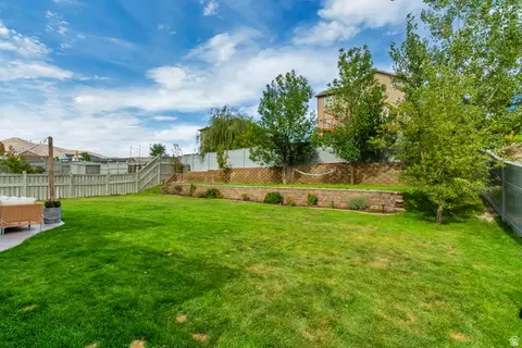 Exterior - 9012 N Suffolk Ln E, Eagle Mountain, UT 84005 photo 8 of 20