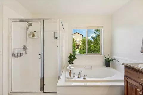 Bath - 9012 N Suffolk Ln E, Eagle Mountain, UT 84005 photo 4 of 5