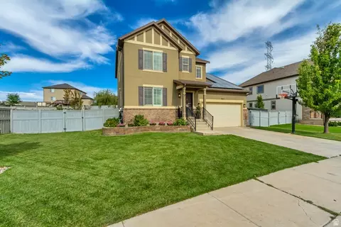 Exterior - 9012 N Suffolk Ln E, Eagle Mountain, UT 84005 photo 11 of 20
