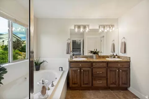 Bath - 9012 N Suffolk Ln E, Eagle Mountain, UT 84005 photo 2 of 5