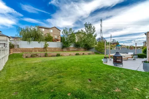 Exterior - 9012 N Suffolk Ln E, Eagle Mountain, UT 84005 photo 7 of 20