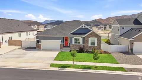 5420 N Cliffrose Dr, Eagle Mountain, UT 84005 photo 2